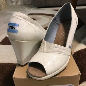 Toms Wedge Sandals
